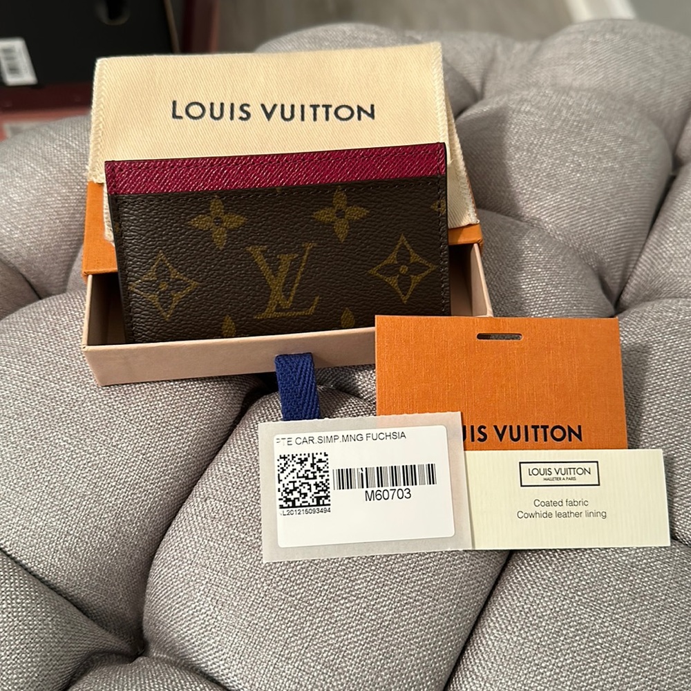 NWT Louis Vuitton card case-monogram and fuschia